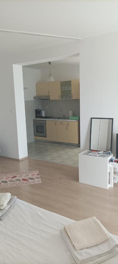 Feel Good Apartment Banjol Екстер'єр фото