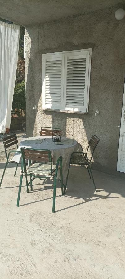 Feel Good Apartment Banjol Екстер'єр фото