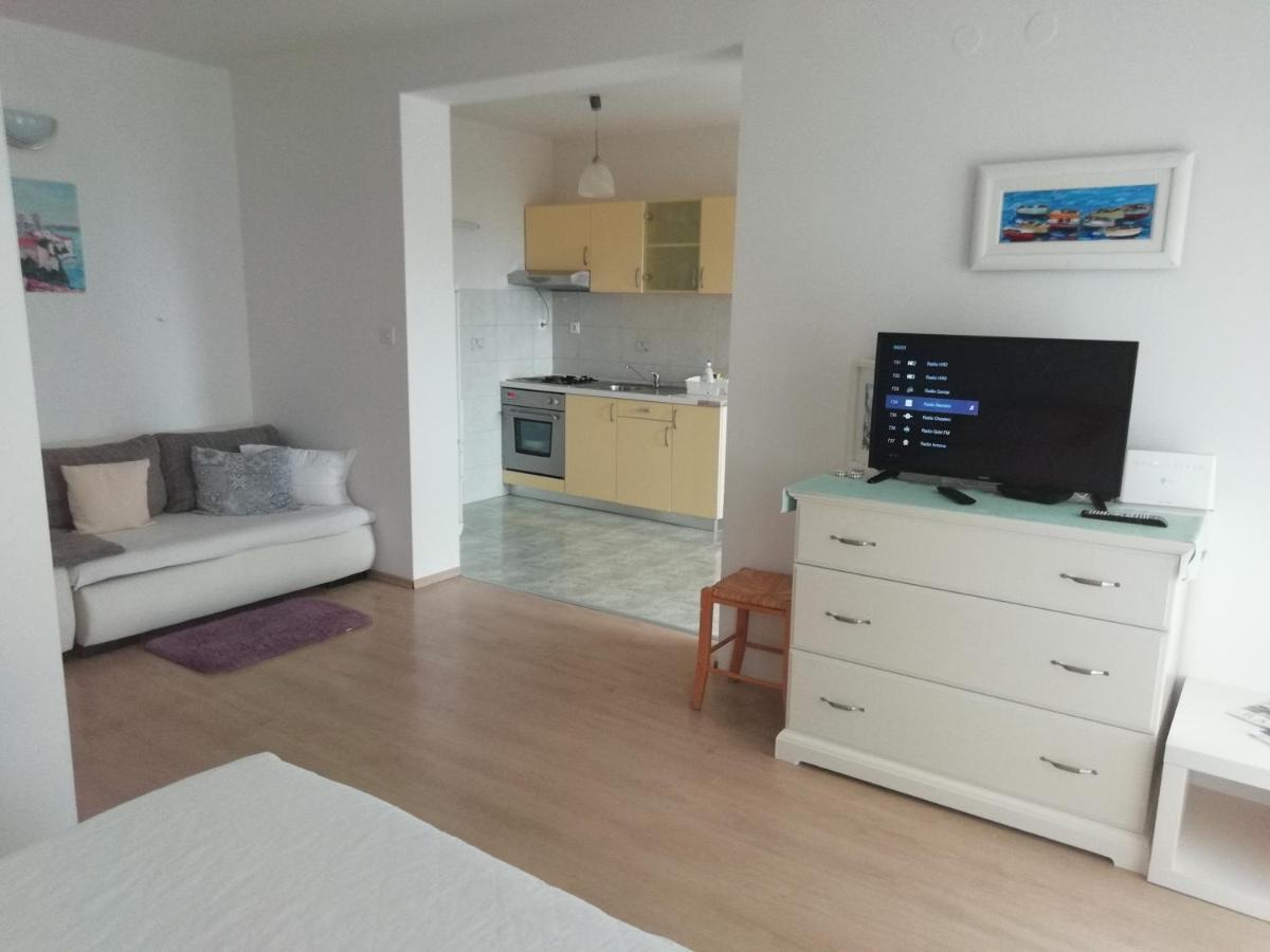 Feel Good Apartment Banjol Екстер'єр фото